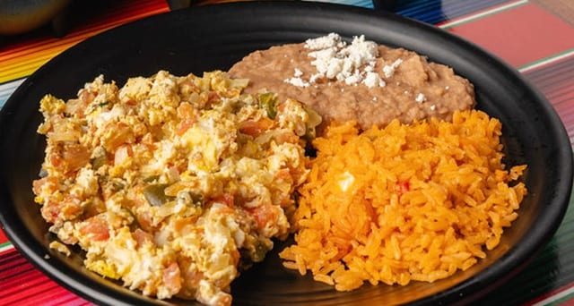 Huevos A La Mexicana.